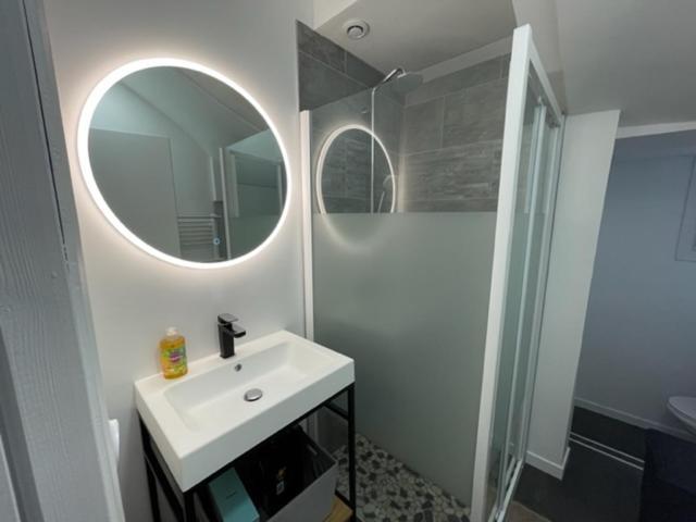 - Le Nuage - Unique, Espace Spa Privatif Et Jardin Avec Plancha Et Salon Privatif, Stationnement Public Gratuit Niort Zewnętrze zdjęcie