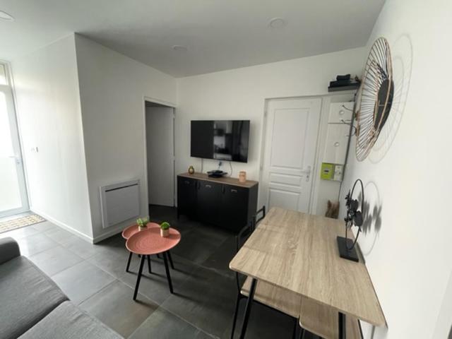 - Le Nuage - Unique, Espace Spa Privatif Et Jardin Avec Plancha Et Salon Privatif, Stationnement Public Gratuit Niort Zewnętrze zdjęcie
